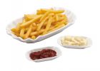 3-częściowy zestaw do przekąsek "Chips&Dips" składający się z 1 dużej miseczki oraz 2 mnieszych na sosy, zrobione z porcelany, pakowane w pudełko upominkowe.