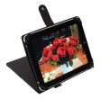 Portfolio "Widget" w formacie A5: w środku elastyczne paski na tablet (rozmair 18 x 23 cm), z różnymi wsuwanymi kieszonkami, 1 mały notes, na zewnątrz uruchamiana przyciskiem podstawka dla wygody przy czytaniu, zapięcie na zatrzask.