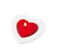 Zestaw świeczek "2 Hearts" zawiera 2 czerwone, zapachowe świeczki i podstawkę w kształcie serca