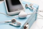 Rozdzielacz sygnału "Share" liniowe podłączenie dwóch zestawów słuchawkowych i 3,5 mm audio jack, dzięki przezroczystej przyssawce może być również wykorzystywany jako podstawa ? nadaje się do komputerów, telefonów komórkowych, smartfonów oraz t