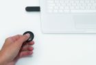 PC blokada PRIVATE KEY : blokuje i odblokowuje komputer po przekroczeniu ustalonej odległości - odpowiedni dla użytkowników PC i notebooka ? zawiera płytę CD ze sterownikami, mały nadajnik, pamięci flash USB z odbiornika. Zapakowany w pudełko z magnetyczn
