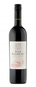 Cabernet charakteryzuje się owocowym smakiem oraz aromatem czarnej porzeczki i pieprzu. W lekko pikantnym bukiecie jagód wyczuwa się nutę cedru. Wino zachwyca swą intensywną barwą i odznacza się wyważonym soczystym i bogatym smakiem. Doskonałe do smażoneg