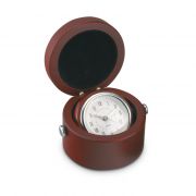 Zegar w drewnianym pudełku